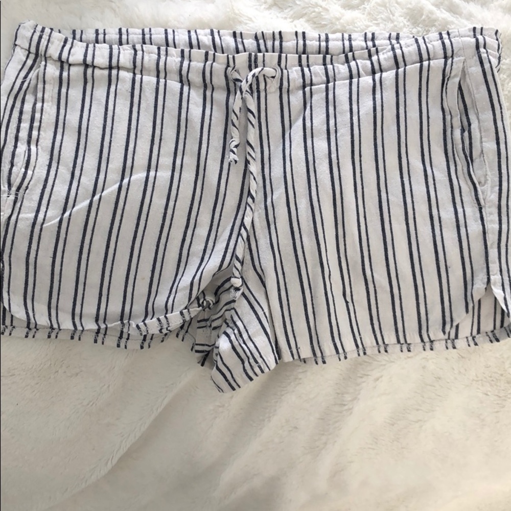 BRANDY MELVILLE SHORTS